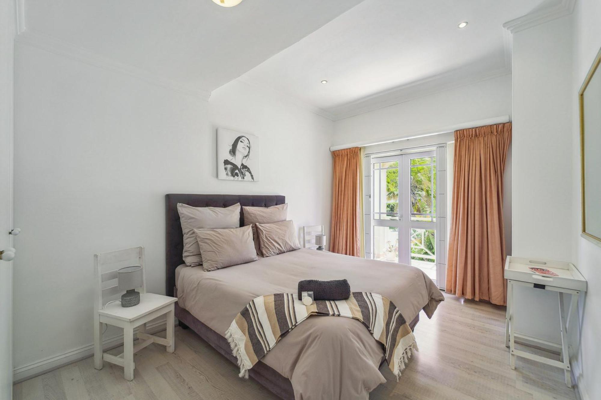 Beachfront Hout Bay Bed & Breakfast